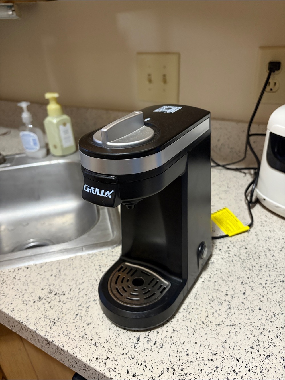 CHULUX Single Serve Coffee Maker in Black and Silver